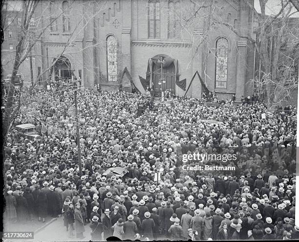 Northampton, Massachusetts: Crowds outside church in Northampton, Massachusetts before Coolidge funeral services.