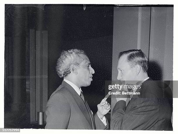 Vk Krishna Menon Photos et images de collection Getty Images