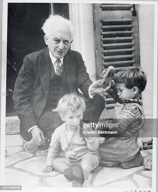 Professor Max Born, co-winner of the 1954 Nobel Prize for physics, with his grandsons.