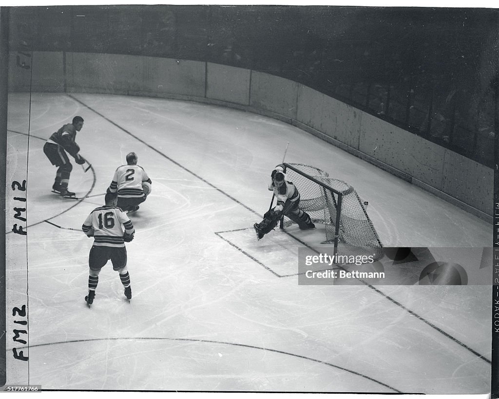 Marty Pavelich Scoring a Goal