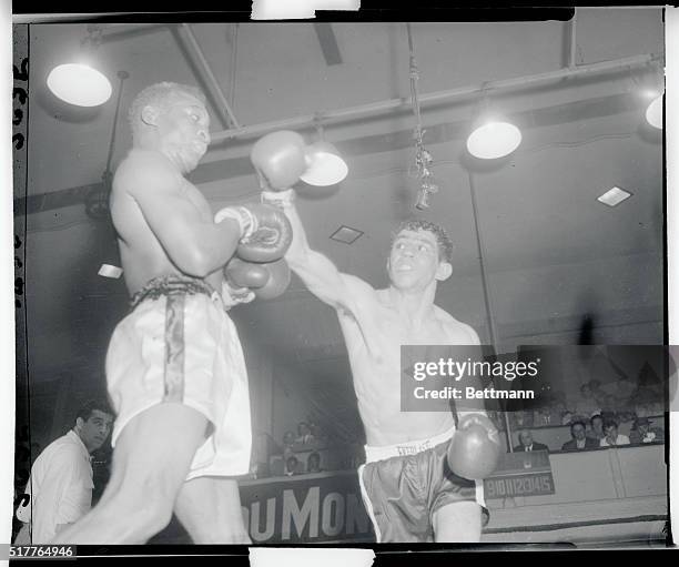 New York: Cuban Clipper--Cuban lightweight Orlando Zuleta, hit Johnny Busso with a right uppercut on the chin in the sixth round of their ten rounder...