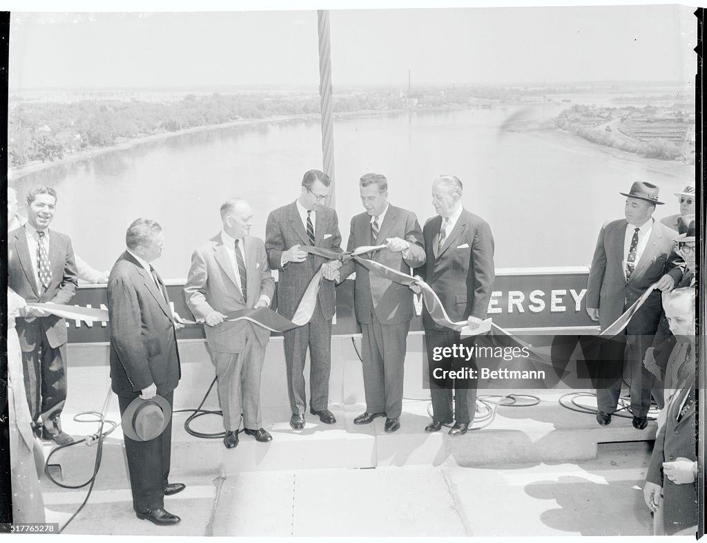 Governors Knotting a Symbolic Ribbon