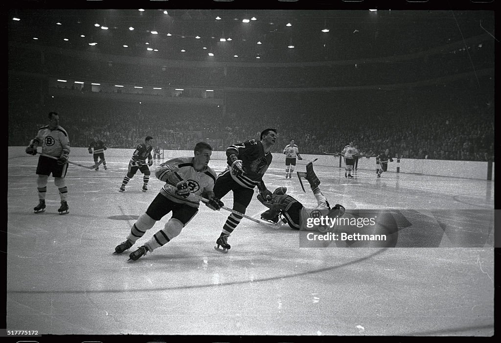 Bruins v. Black Hawks