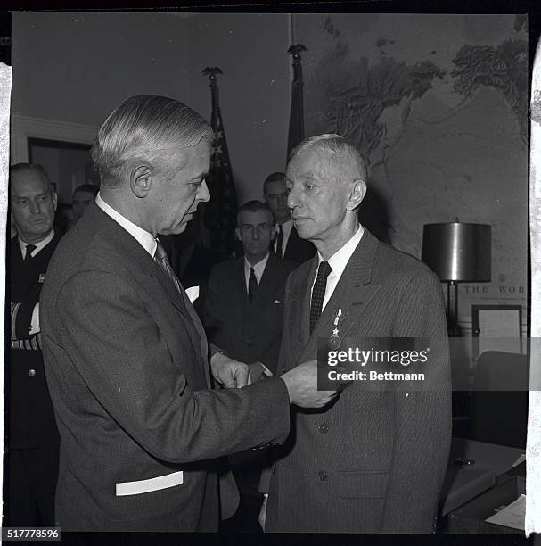 Rickrover Principles 15 Vice Admiral Hyman Rickover Photos & High Res Pictures - Getty Images