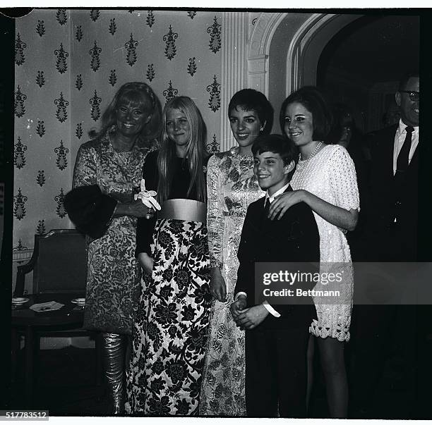 Liza Minnelli , daughter of Judy Garland, gets together with Lorna Luft and Joey Luft, her stepsister and stepbrother, at a reception following her...
