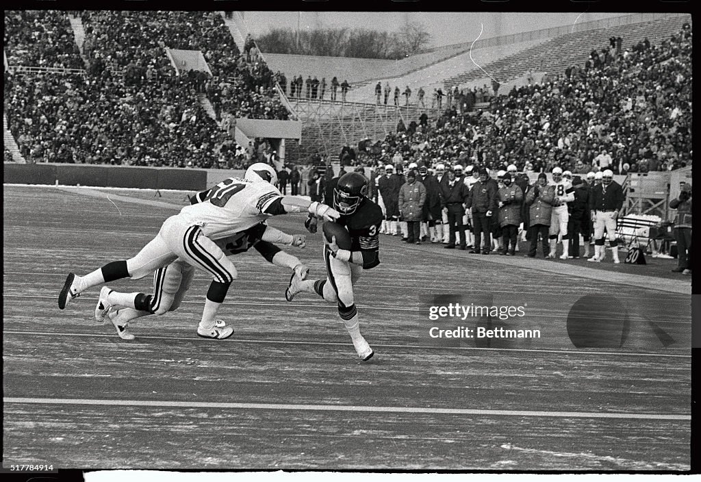 Walter Payton Running by Tacklers