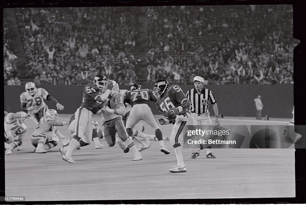 Lawrence Taylor Intercepting Play