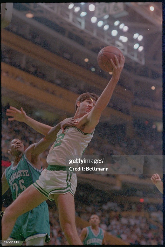 Mark Acres Reaching for Ball