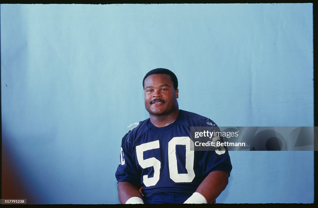 Portrait of Mike Singletary.