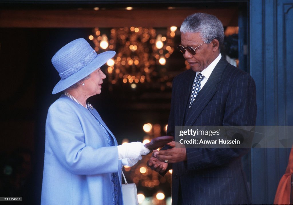 FILE PHOTO: Queen Elizabeth Meets Nelson Manela