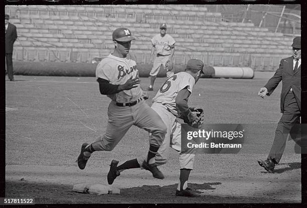 8,221 Tony Taylor Photos & High Res Pictures Getty Images