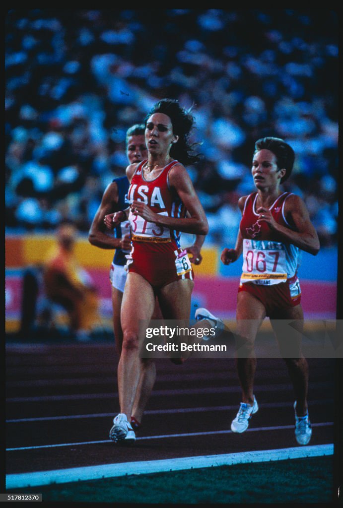 Mary Decker Leading Race