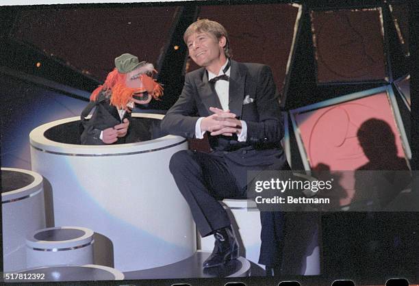 Floyd the Muppet and John Denver sing Gone Fishin' Shriner's Auditorium, Los Angeles, Calif.