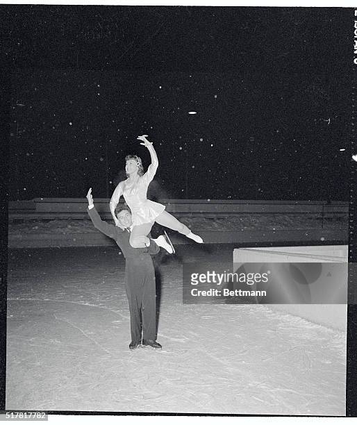 The Austrian Pair of Sissy Schwarz and Kurt Oppelt won the World Figure Skating championship. Here they are going through the competition.