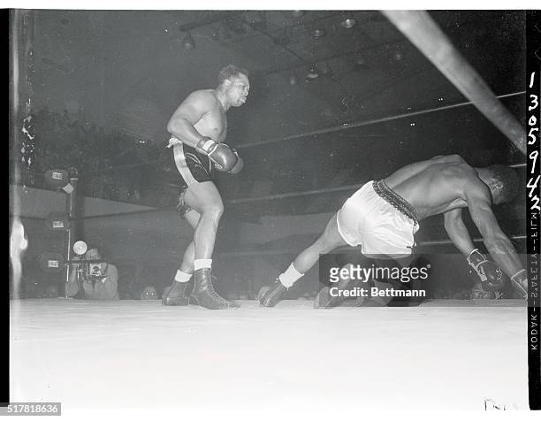 Light heavyweight champion of the world, Archie Moore scored an unanimous ten round decision over Howard King of Reno last night her in a non-title...