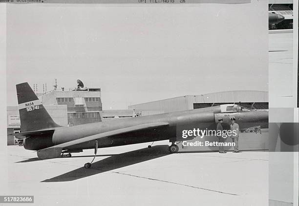 Edwards Air Force Base, California: This U-2 jet, similar to the one downed by the Russians recently, disclosed few secrets to some 100 aviation...