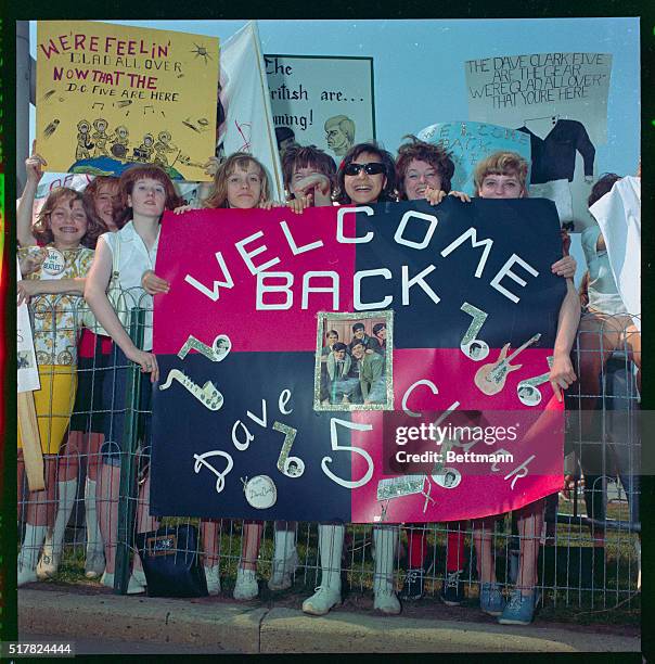 Dave Clark Five fans awaiting their arrival.