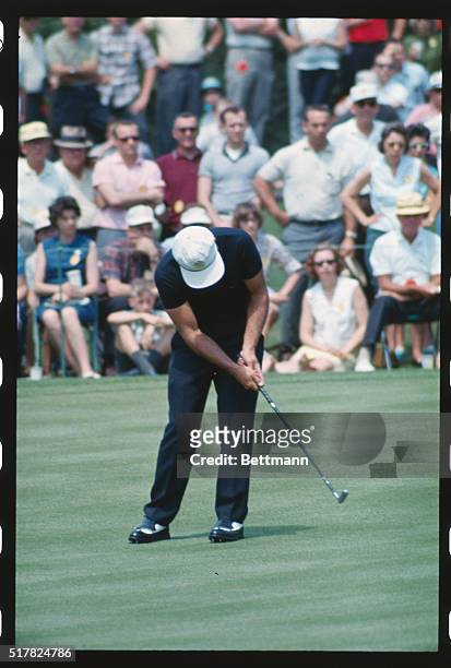 Augusta, Ga.; Gary Player misses a putt on the 5th hole in second round of Masters Tournament at Augusta National Golf Course.