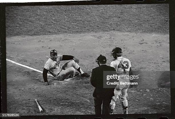 San Francisco Giants outfielder Willie Mays yelps after he was brushed back by a pitch from Braves hurler Tony Cloninger in the fifth inning of the...