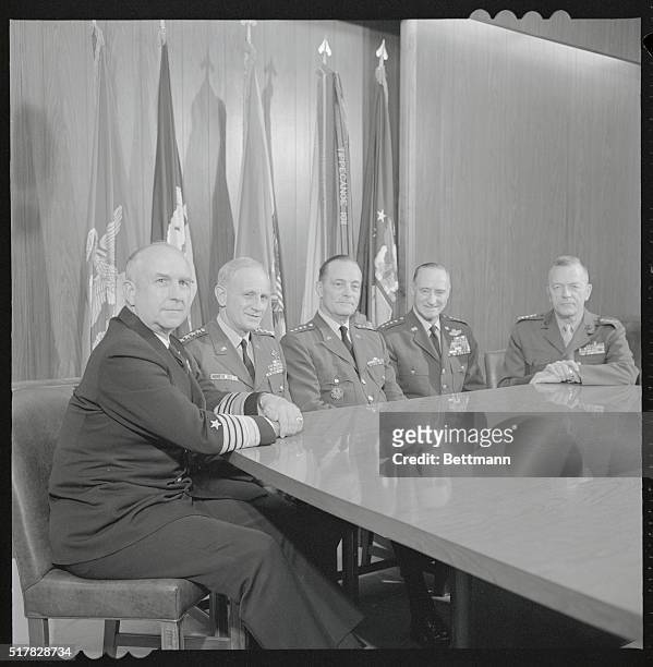 Military Leaders Pose. Washington, D.C.: The Joint Chiefs of Staff, top military leaders of the nation, pose at the Pentagon today. LTR: Adm. Thomas...