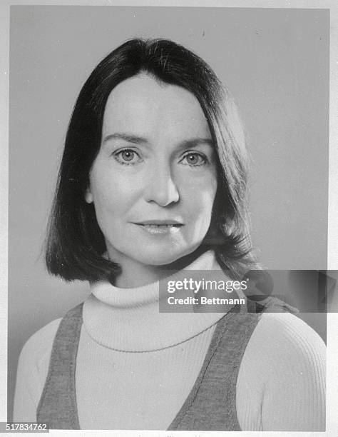 Helen Gallagher, who received her second consecutive Daytime Emmy as the Outstanding Actress in Daytime Drama, continues her captivating portrayal of...