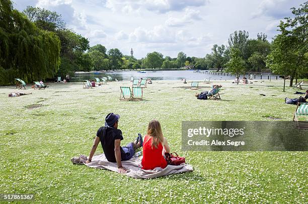 local landmarks - regent's park stockfoto's en -beelden