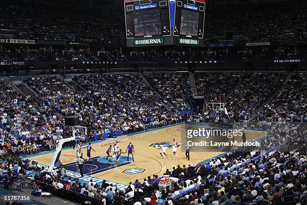 General view of the game between the New Orleans Hornets and the Los Angeles Lakers on November 9, 2004 at the New Orleans Arena in New Orleans,...