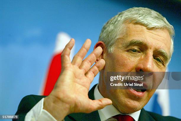 Visiting British Foreign Secretary Jack Straw holds a joint press conference with his Israeli counterpart and host Silvan Shalomafter after their...