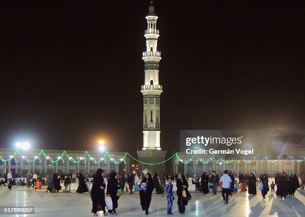 jamkaran mosque courtyard and minaret - jamkaran mosque 個照片及圖片檔