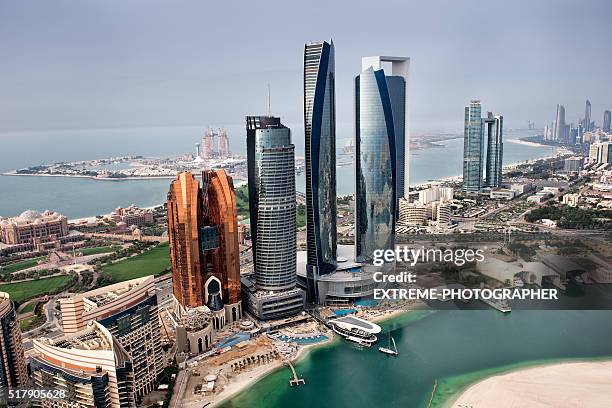 abu dhabi landmarks - abu dhabi stock pictures, royalty-free photos & images