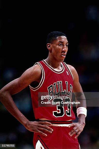 Scottie Pippen of the Chicago Bulls takes a break against the Atlanta Hawks during an NBA game circa 1987 at the Omni in Atlanta, Georgia. NOTE TO...