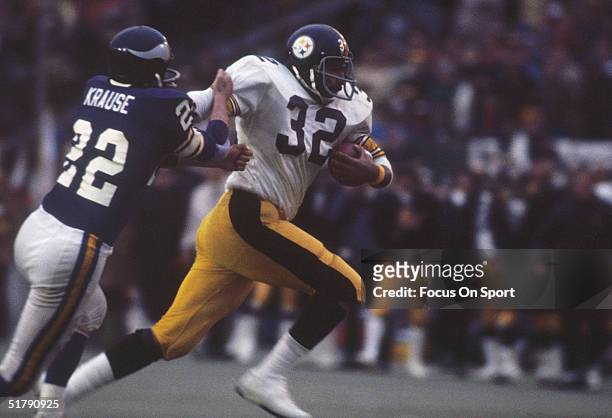 Running back Franco Harris of the Pittsburgh Steelers runs for yards during Super Bowl IX against the Minnesota Vikings at Tulane Stadium on January...