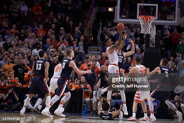 Playoffs: Syracuse Michael Gbinije in action vs Gonzaga at United Center. Chicago, IL 3/25/2016 CREDIT: Jeff Haynes