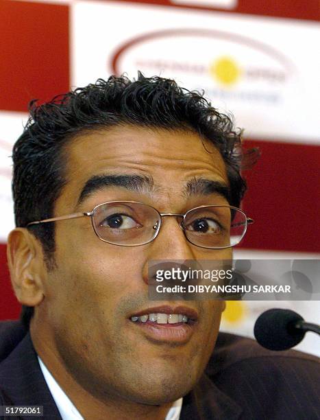 Managing Director of International Managment Group South Asia, Ravi Krishnan addresses a press conference in Madras, 25 November 2004, to announce...