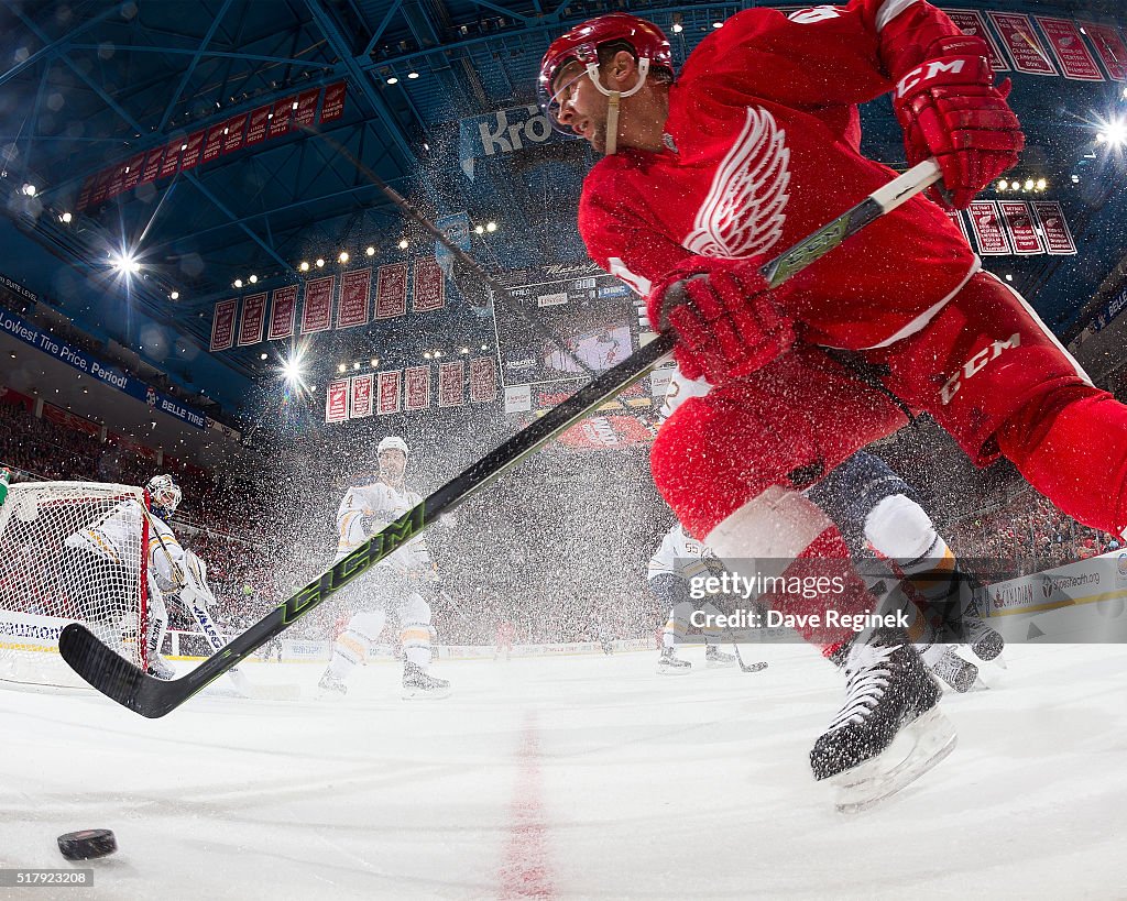 Buffalo Sabres v Detroit Red Wings