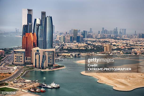 atracciones de abu dhabi - minaret fotografías e imágenes de stock