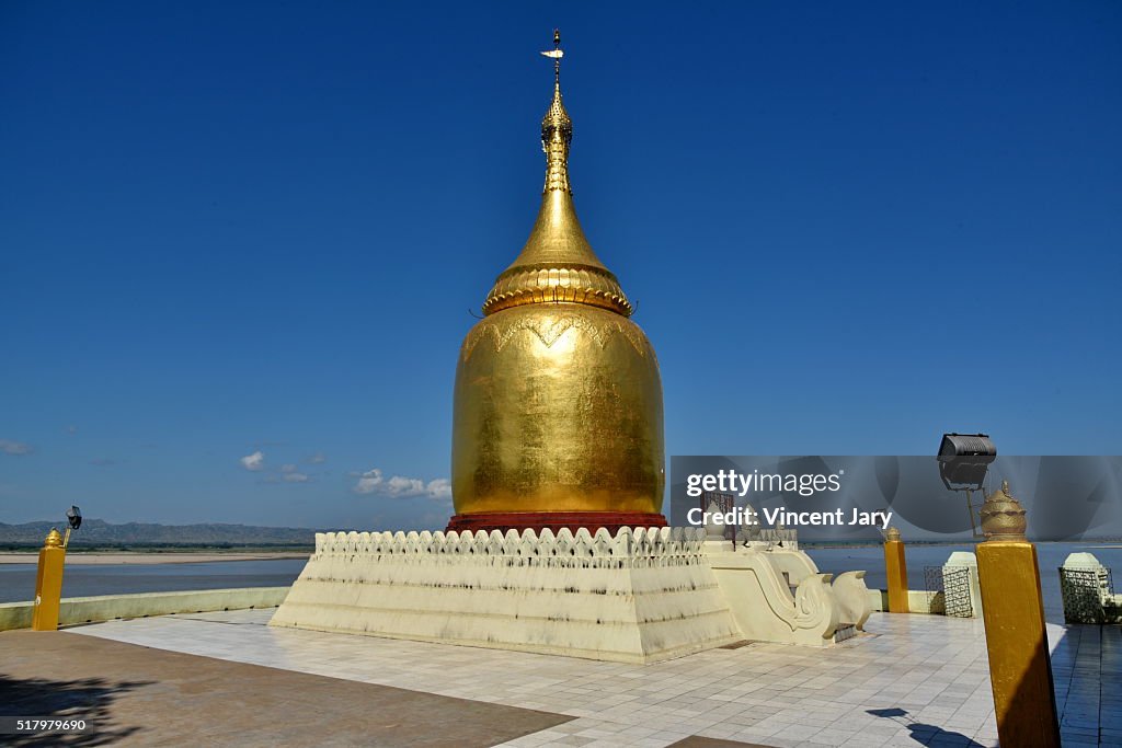 Bus Phaya pagoda at irrawaddy river, Bagan Myanmar