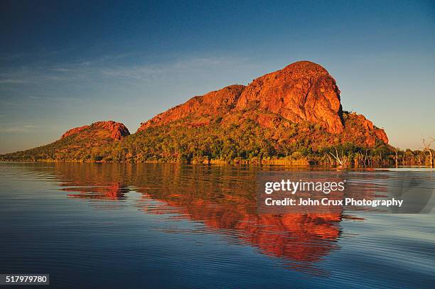 kununurra river rock - kununurra stockfoto's en -beelden