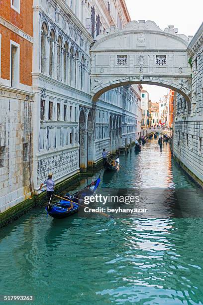 bridge of sighs and doge's palace in venice, italy - bridge of sigh stock pictures, royalty-free photos & images