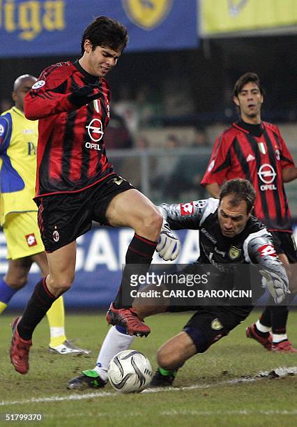 Milan's Brazilian midfielder Kaka vies with Chievo Verona's goalkeeper Luca Marchegiani, during their Italian serie A football match at Bentegodi...