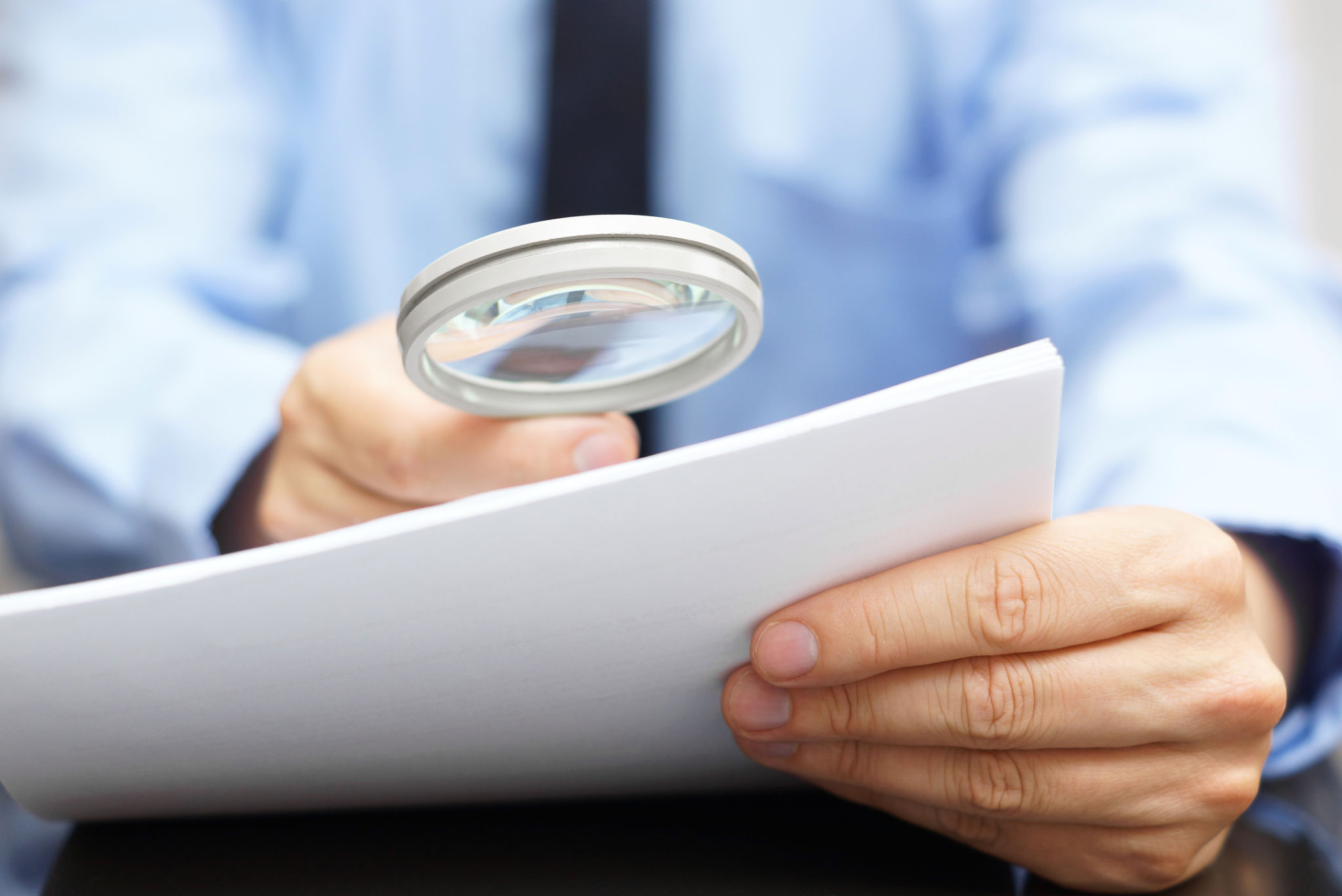 contract magnifying glass