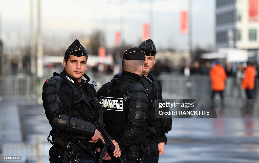 FBL-EURO-2016-FRIENDLY-FRA-RUS-SECURITY