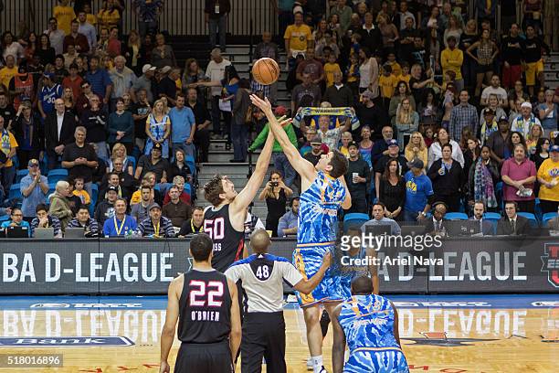 Daniel Coursey of the Santa Cruz Warriors goes up for the opening tip off against the Idaho Stampede during an NBA D-League game on MARCH 24, 2016 in...