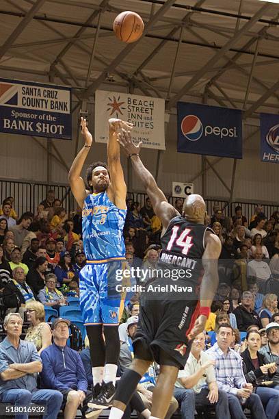 Xavier Henry of the Santa Cruz Warriors shoots the ball against the Idaho Stampede during an NBA D-League game on MARCH 24, 2016 in Santa Cruz,...