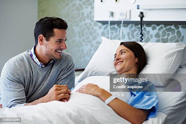 you're looking so much better already! - hospital visit stockfoto's en -beelden