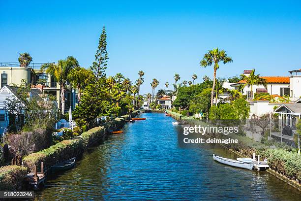 venice beach canals, california, usa - venice california canals stockfoto's en -beelden