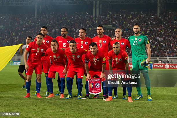 Players of Chile pose prior a match between Venezuela and Chile as part of FIFA 2018 World Cup Qualifiers at Agustin Tovar Stadium on March 29, 2016...
