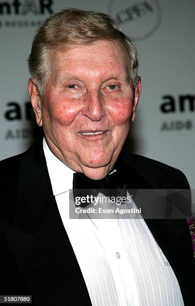 Peter R. Dolan 177 Peter R Dolan Stock Photos, High-Res Pictures, and Images - Getty ...