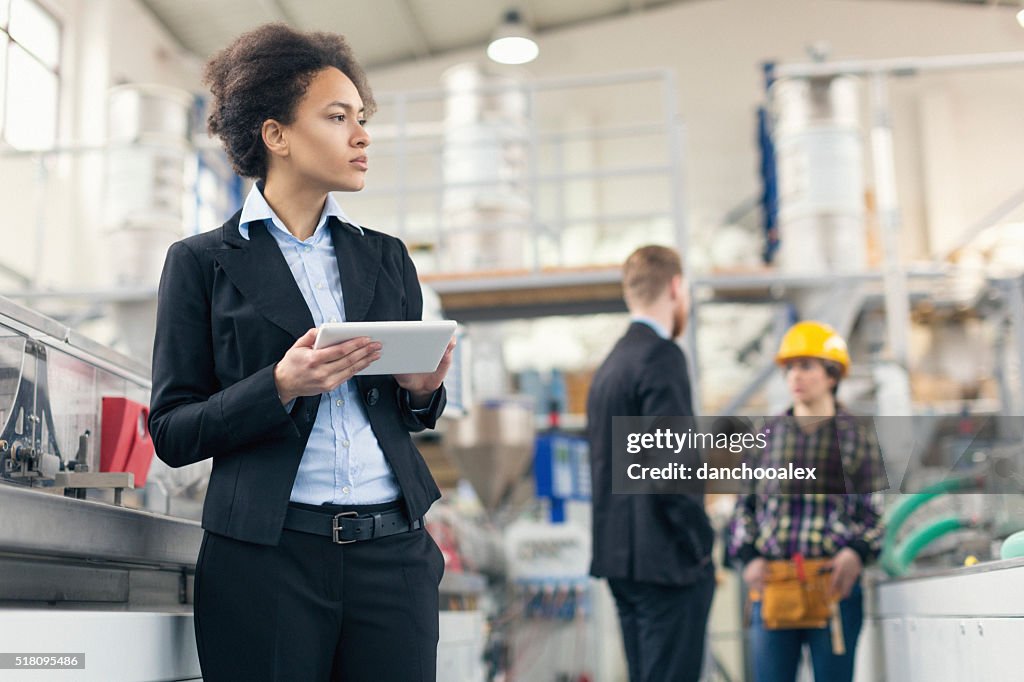 Woman Quality Control Female Quality Control Inspector Using Tablet Pc High-Res Stock Photo ...