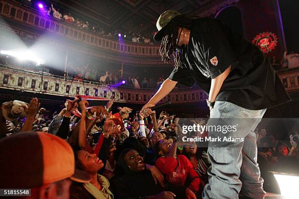 Rapper Lil' John performs during the Lil' John and The East Side Boyz MTV2 $2 Bill Concert at The Tabernacle December 1, 2004 in Atlanta, Georgia.